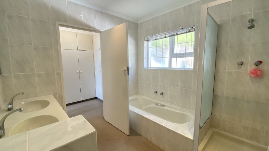 5 Bedroom Property for Sale in Simons Kloof Western Cape